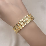 Oro Laminado Solid Bracelet, Gold Filled Style Heart Design, Diamond Cutting Finish, Golden Finish
